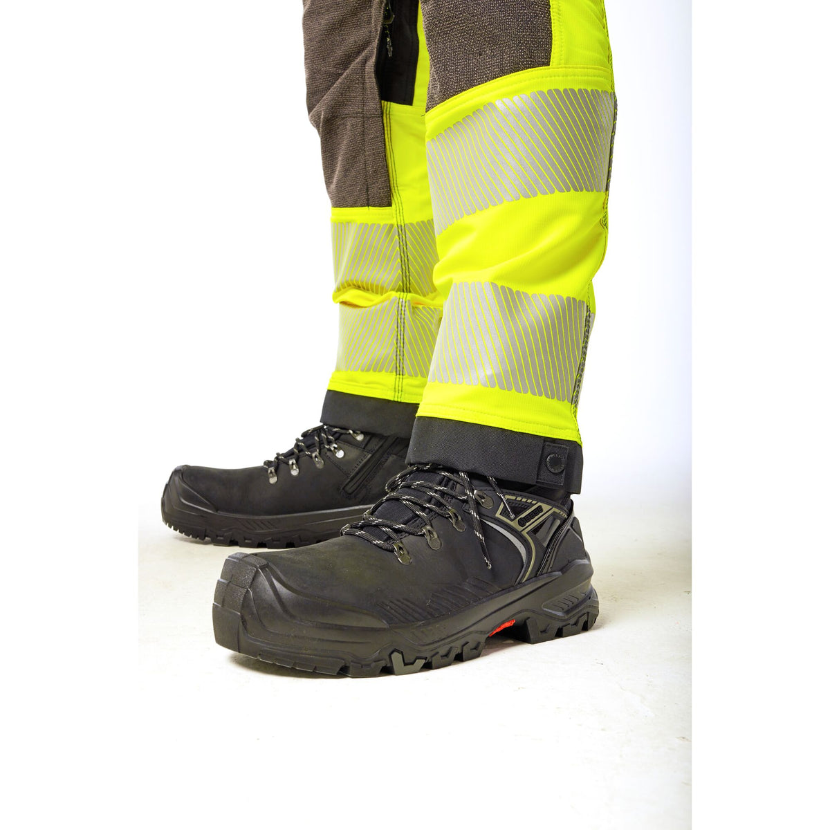 Portwest EV4 EV442 Hi-Vis Class 1 Stretch Holster Work Trousers, close-up detail