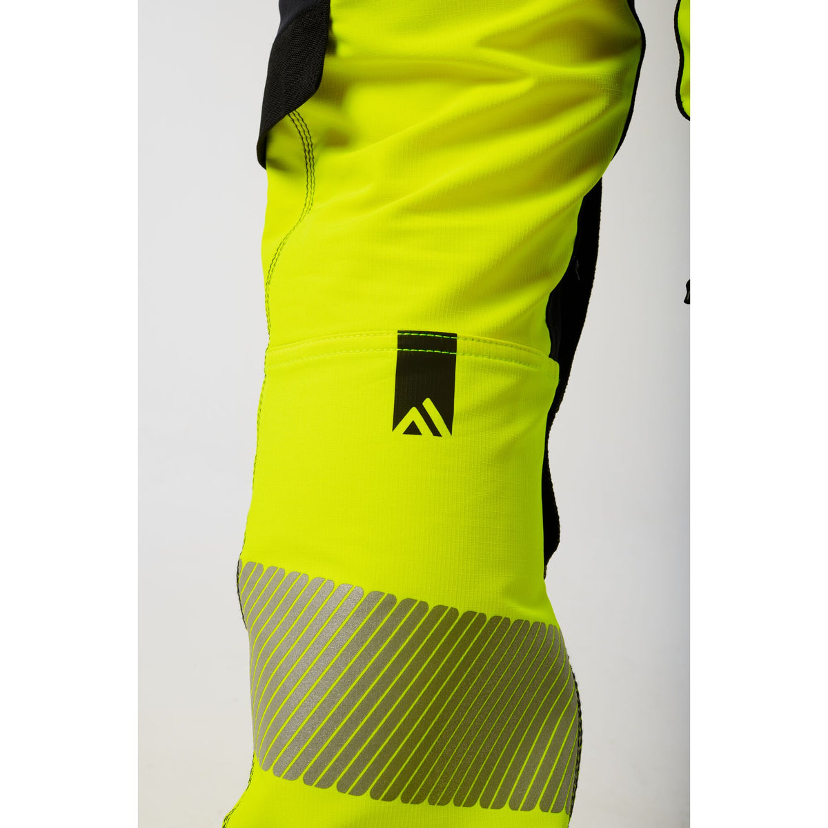 Portwest EV4 EV442 Hi-Vis Class 1 Stretch Holster Work Trousers, close-up detail