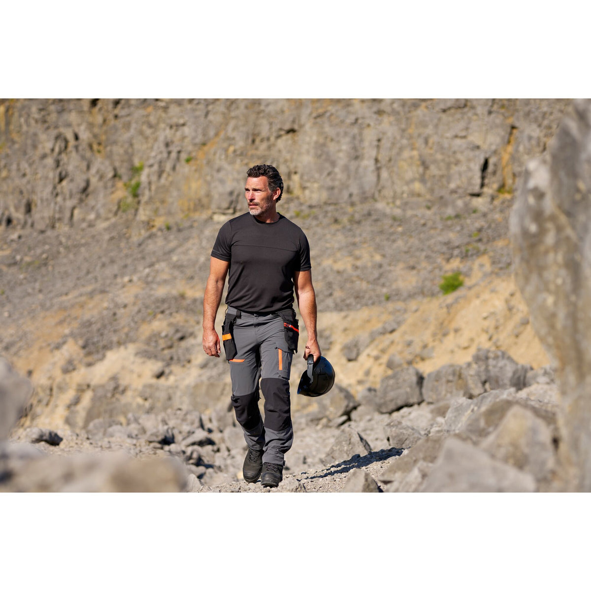 Portwest EV4 EV446 Lightweight Detachable Holster Work Trousers, lifestyle photo